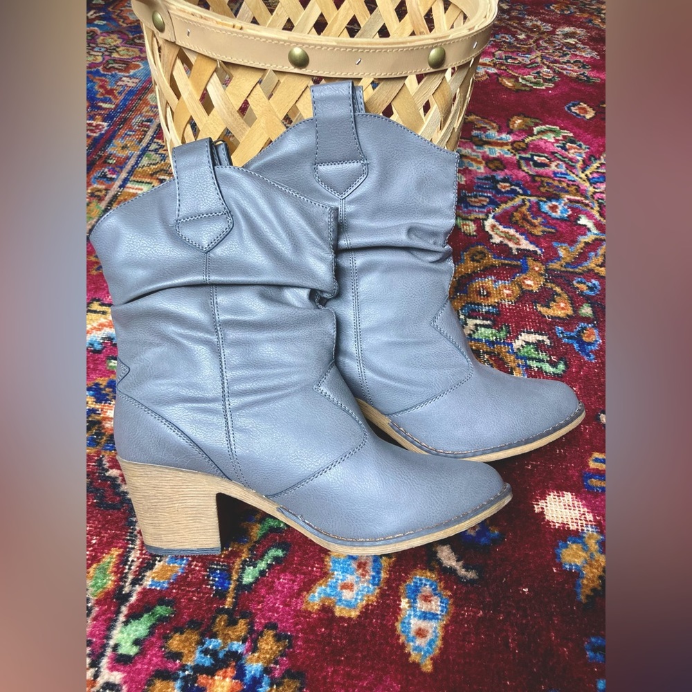 Western Ankle Booties | Women’s Size 10 | Boho Slouchy Style Short Boots